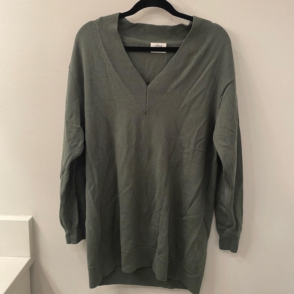 Wilfred 100% merino wool green v neck sweater/sweater dress from Aritizia